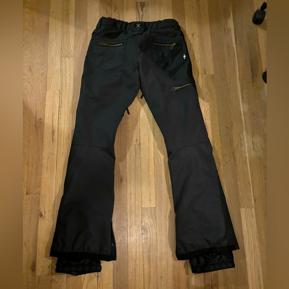 DC Ski Pants, Women’s Medium -Excellent Condition!